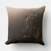 Burg Eltz kasteel in de ochtend mist Kussen (Voorkant)