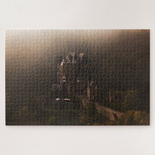 Burg Eltz kasteel in de ochtend mist Legpuzzel (Horizontaal)