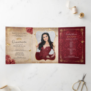 Burgundy and Gold Roos Elegant Photo Quinceanera Drieluik Uitnodiging