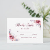 Burgundy Autumn Watercolor Floral Wedding RSVP Kaartje (Staand voorkant)