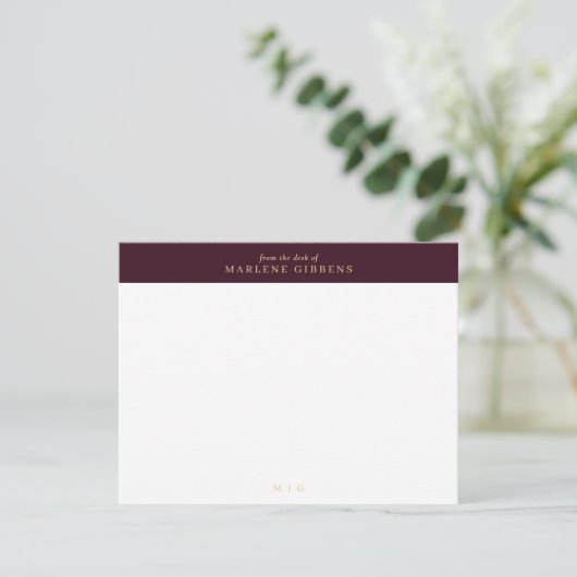 Burgundy bloem goud monogram notitiekaart (Staand voorkant)