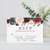 Burgundy Bloom Blush Blue Floral Wedding RSVP Kaartje (Staand voorkant)