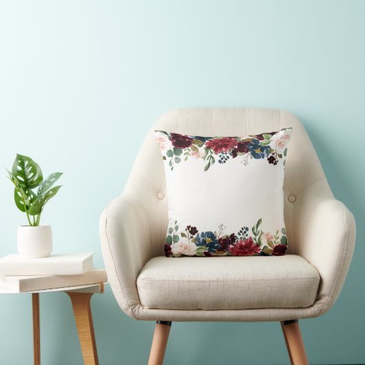 Burgundy & Blue English Flowers Wedding Favor Kussen (Stoel)