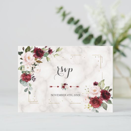 Burgundy Blush Bloem Goud Glitter Marmer Bruiloft RSVP Kaartje (Staand voorkant)