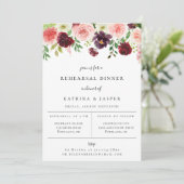 Burgundy Blush Bloemenoefening Diner Uitnodiging (Staand voorkant)