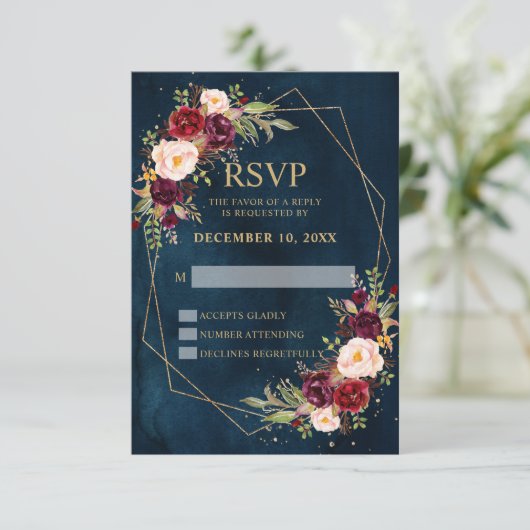 Burgundy Blush Bloemrijke Moderne Geometrische Tro RSVP Kaartje (Staand voorkant)