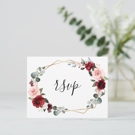 Burgundy Blush Floral Modern Geometric RSVP Briefkaart (Staand voorkant)