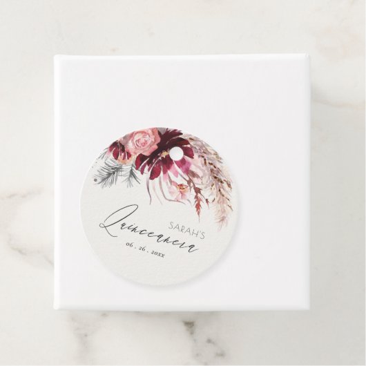 Burgundy Blush Floral Pampas Grass Quinceanera Bedankjes Labels (In situ)