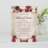 Burgundy Blush Floral Rustic Wood Rehearsal Dinner Kaart (Staand voorkant)
