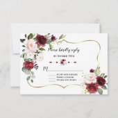 Burgundy Blush Flowers Gold Lijst Weddenschap RSVP Kaartje (Achterkant)