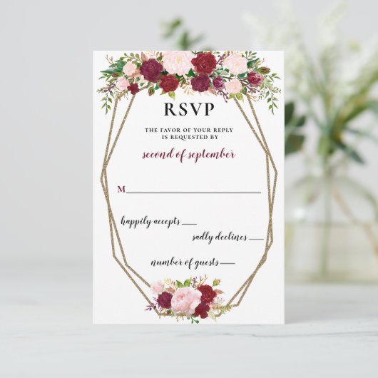 Burgundy Blush Gold Floral Monogram Wedding rsvp (Staand voorkant)