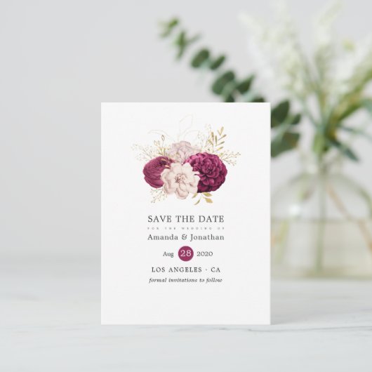 Burgundy Blush & Gold Floral Wedding Save the Date Aankondigingskaart (Staand voorkant)