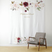 Burgundy Blush Gouden Bloem Bruiloft Foto Booth Wandkleed (In situ)