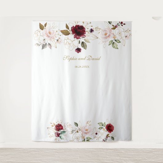 Burgundy Blush Gouden Bloem Bruiloft Foto Booth Wandkleed (Voorkant)