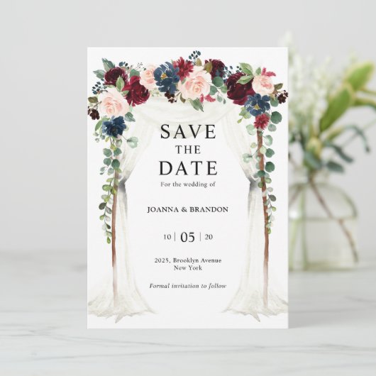 Burgundy Blush Navy Floral Arch Canopy Weddenschap Save The Date (Staand voorkant)