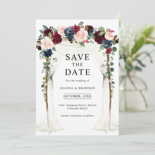 Burgundy Blush Navy Floral Arch Canopy Weddenschap Save The Date (Staand voorkant)