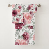 Burgundy blush waterverf floral bad handdoek (Insitu)