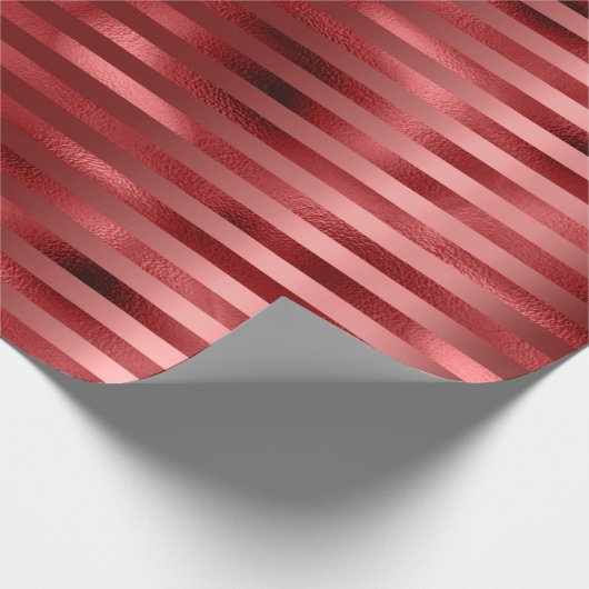 Burgundy Bordeaux Red Stripes Lines Monochrom Cadeaupapier (Hoek)