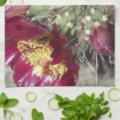 Burgundy Cactus Flowers Theedoek (Gevouwen)