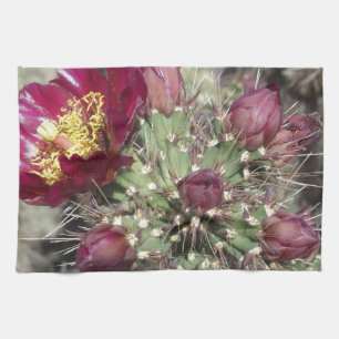 Burgundy Cactus Flowers Theedoek
