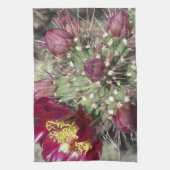 Burgundy Cactus Flowers Theedoek (Verticaal)