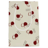 Burgundy Cherries & Sweet Script – Valentine Medium Cadeauzakje (Voorkant)