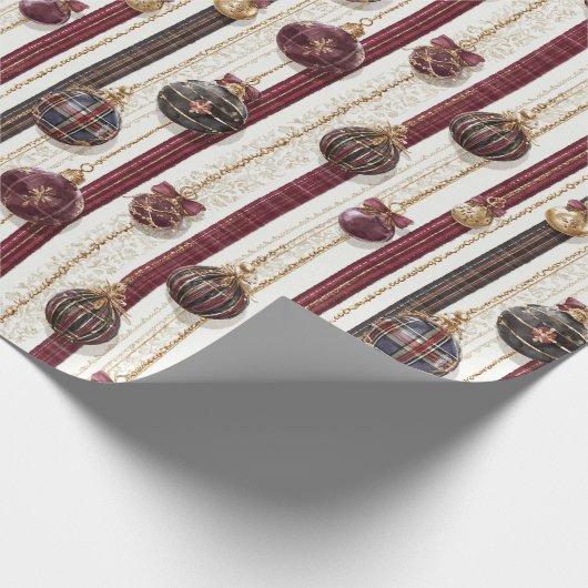 Burgundy Cream Ornaments Stripes Christmas Cadeaupapier (Hoek)