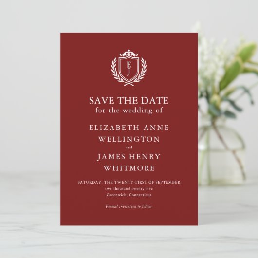 Burgundy Crest Wedding Custom Initials Save The Date (Staand voorkant)