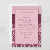 Burgundy Damask Monogrammed Wedding Invitation Kaart (Achterkant)