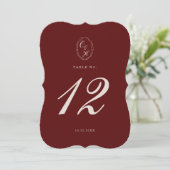 Burgundy Die-Cut Wedding Table Number Kaart (Staand voorkant)