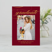 Burgundy Elegant Calligraphy Photo Afstuderen Gold Folie Uitnodiging (Staand Voorkant)