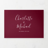 Burgundy Elegant Script Monogram Weddenschap Drieluik Uitnodiging (Cover)