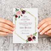 Burgundy en blush floral bruiloft-uitnodiging kaart
