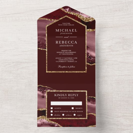 Burgundy en Gold Agate Marble Wedding All In One Uitnodiging (Binnen)