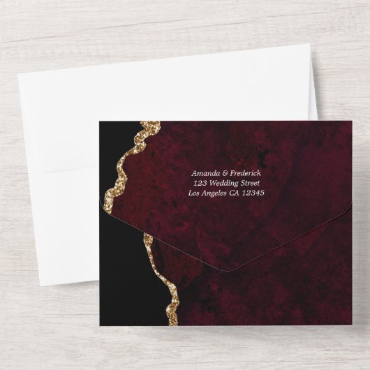 Burgundy en Gold Agate Wedding All In One Uitnodiging (Achterkant)