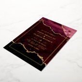 Burgundy en Gold Agate Wedding Folie Uitnodiging (Gedraaid)