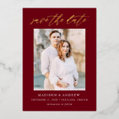 Burgundy en Gold Script Photo Save the Date Folie Uitnodiging (Voorkant)