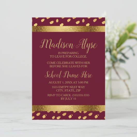 Burgundy en Gold Trunk Party Invitation Kaart (Staand voorkant)