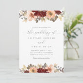 Burgundy en Peach Floral Greenery Wedding Kaart (Staand voorkant)