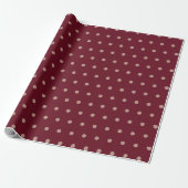 Burgundy en Roos Gold Textured Polka Dot Pattern Cadeaupapier (Uitgerold)