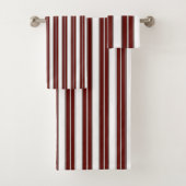 Burgundy en White Striped Bad Handdoek (Insitu)