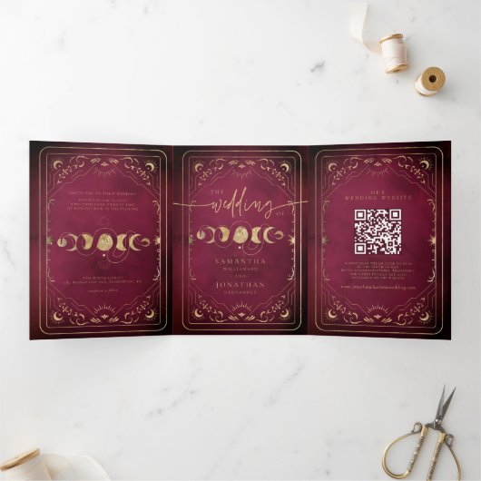 Burgundy & Faux Gold Tarot Celestial Wedding Drieluik Uitnodiging (Binnen)