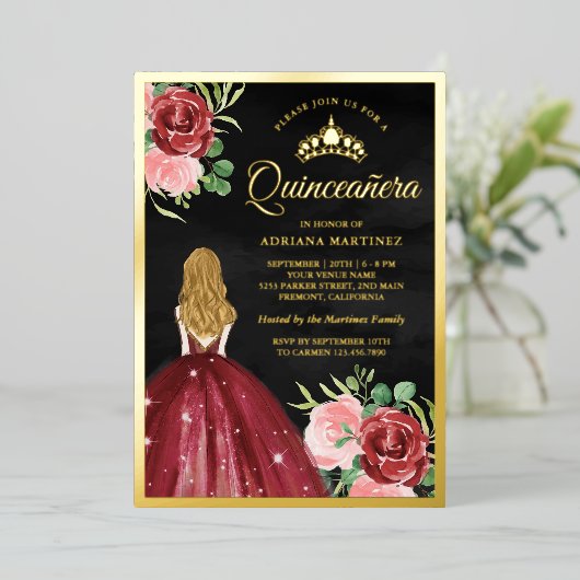 Burgundy Floral Dress Black Quinceanera Gold Folie Uitnodiging (Staand Voorkant)