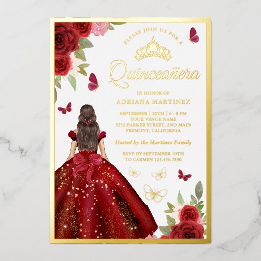 Burgundy Floral Dress Butterfly Quinceanera Gold Folie Uitnodiging (Voorkant)