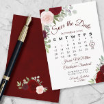 Burgundy Floral Elegant Boho Wedding Calendar Save The Date<br><div class="desc">Deze bruiloft Save the Date-kaart is voorzien van een roesterig boho-tekenfloreel ontwerp met scriptletters en handbeschilderde waterverf rozen in tinten van wazige roze, rode en onbeschofte. Er is een aanpasbare kalender waar je je hart kunt leggen rond je trouwdatum met ruimte voor de naam van het echtpaar en de trouwlocatie....</div>