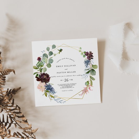 Burgundy Floral en Greenery Wedding Kaart