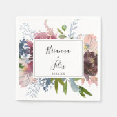 Burgundy Floral en Greenery Wedding Napkin Servet (Voorkant)