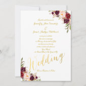 Burgundy Floral Gold Foil Script Weduwen Invite Kaart (Voorkant)