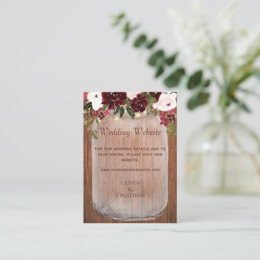 Burgundy Floral Mason Jar Rustic Wedding Website Informatiekaartje (Staand voorkant)