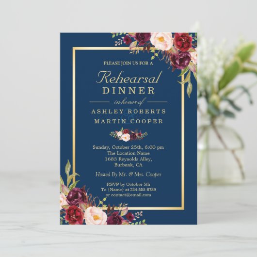 Burgundy Floral Navy Blue Wedding Rehearsal Dinner Kaart (Staand voorkant)